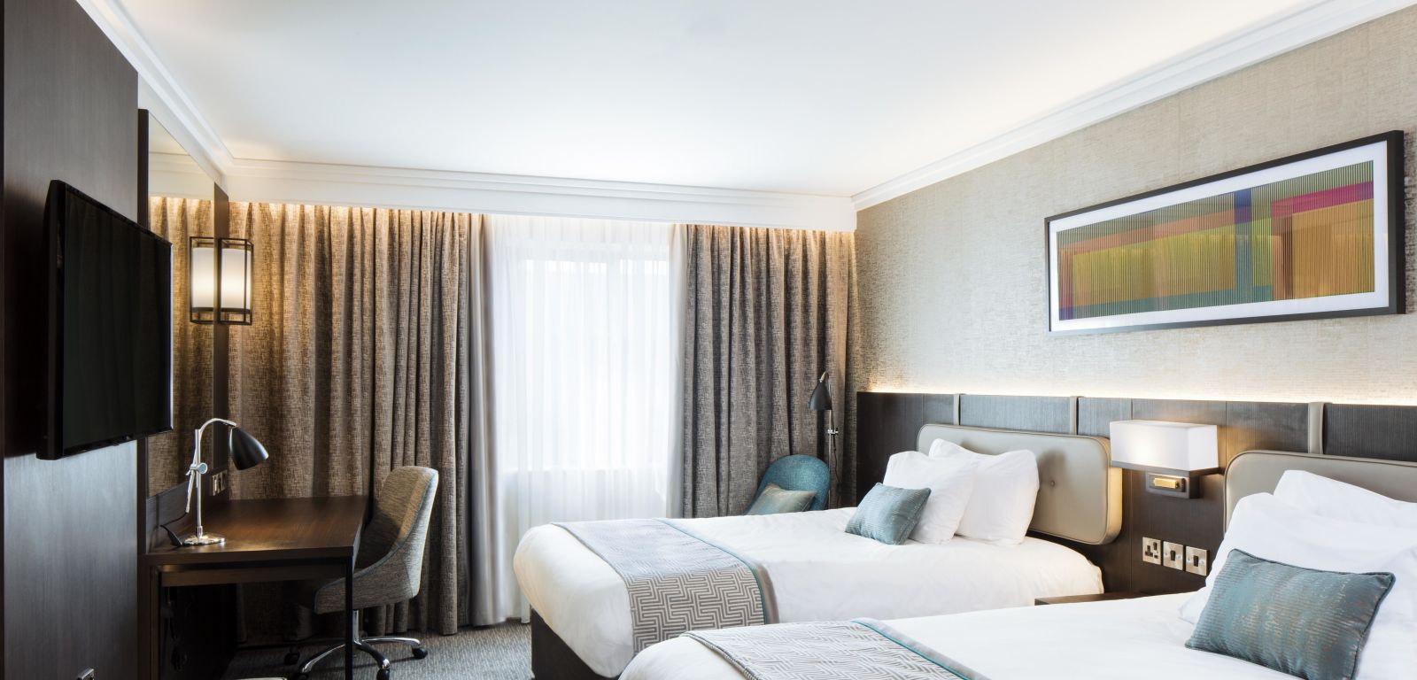 Luxurious new twin bedroom at Crowne Plaza Belfast